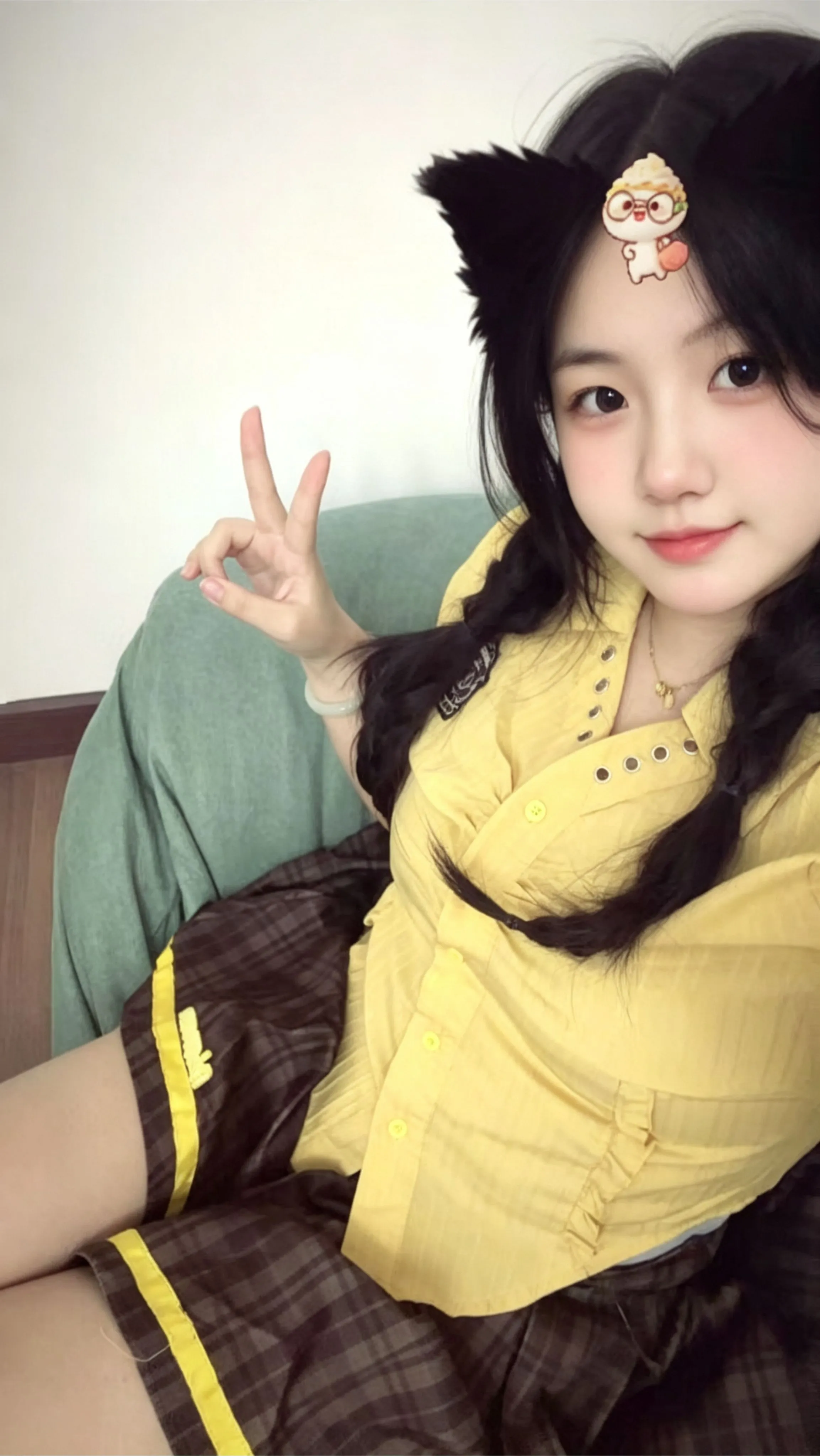 243新人童颜巨乳可一字马月儿 Gallery 2
