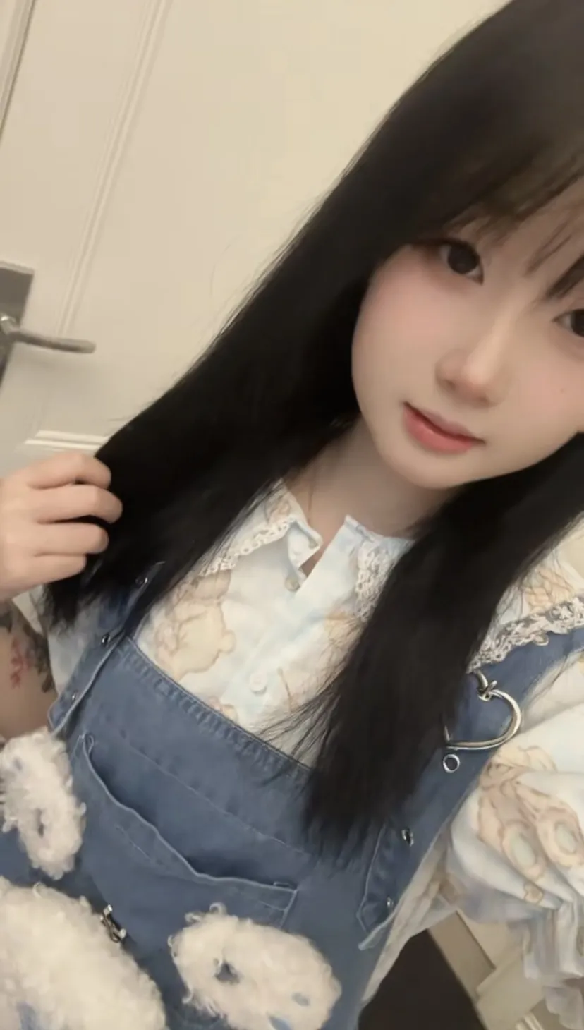 闵行🏠如梦 极品嫩妹 上下粉嫩 真人真照 Gallery 4