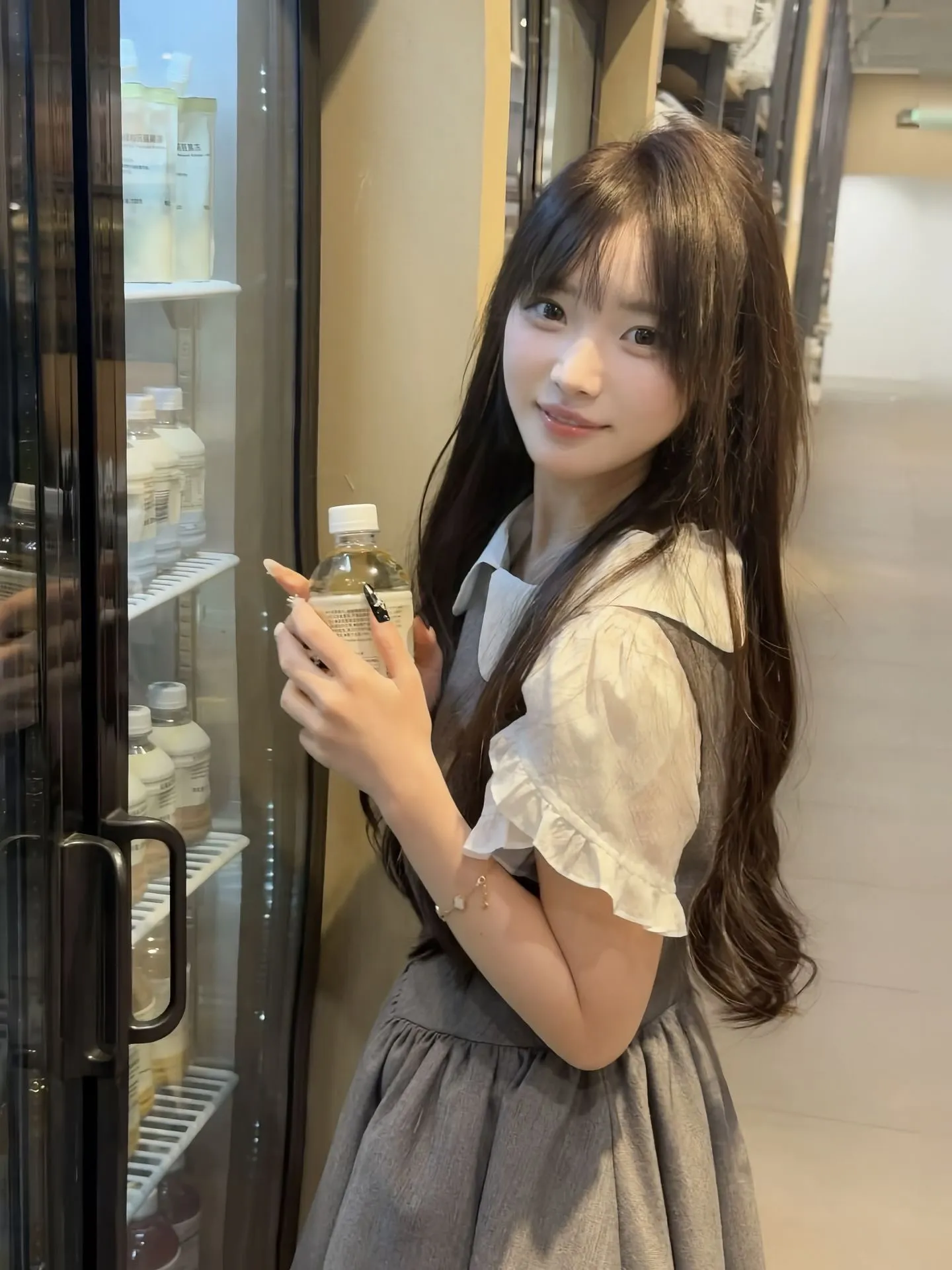 莹莹 可甜小纯纯白皙妹妹真实十八 Gallery 5