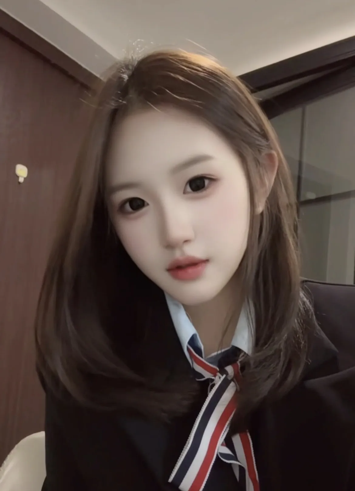 闵行 哇哈哈 刚满18小萝莉 逼紧水多 Gallery 3