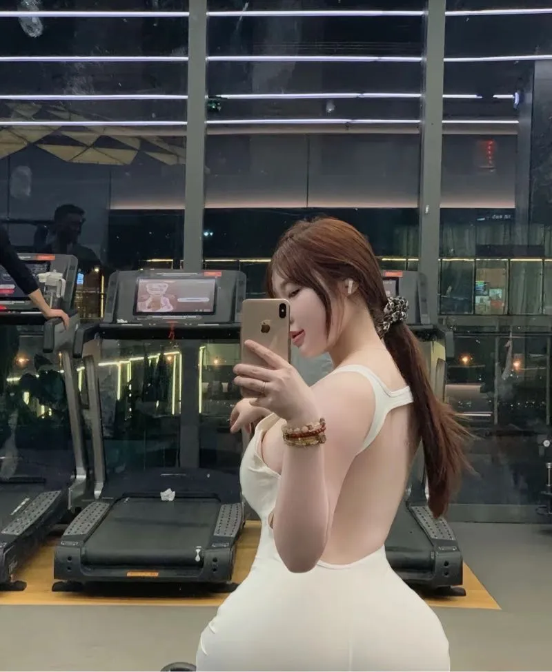 梦琪 皮肤嫩滑 BB紧实 Gallery 3