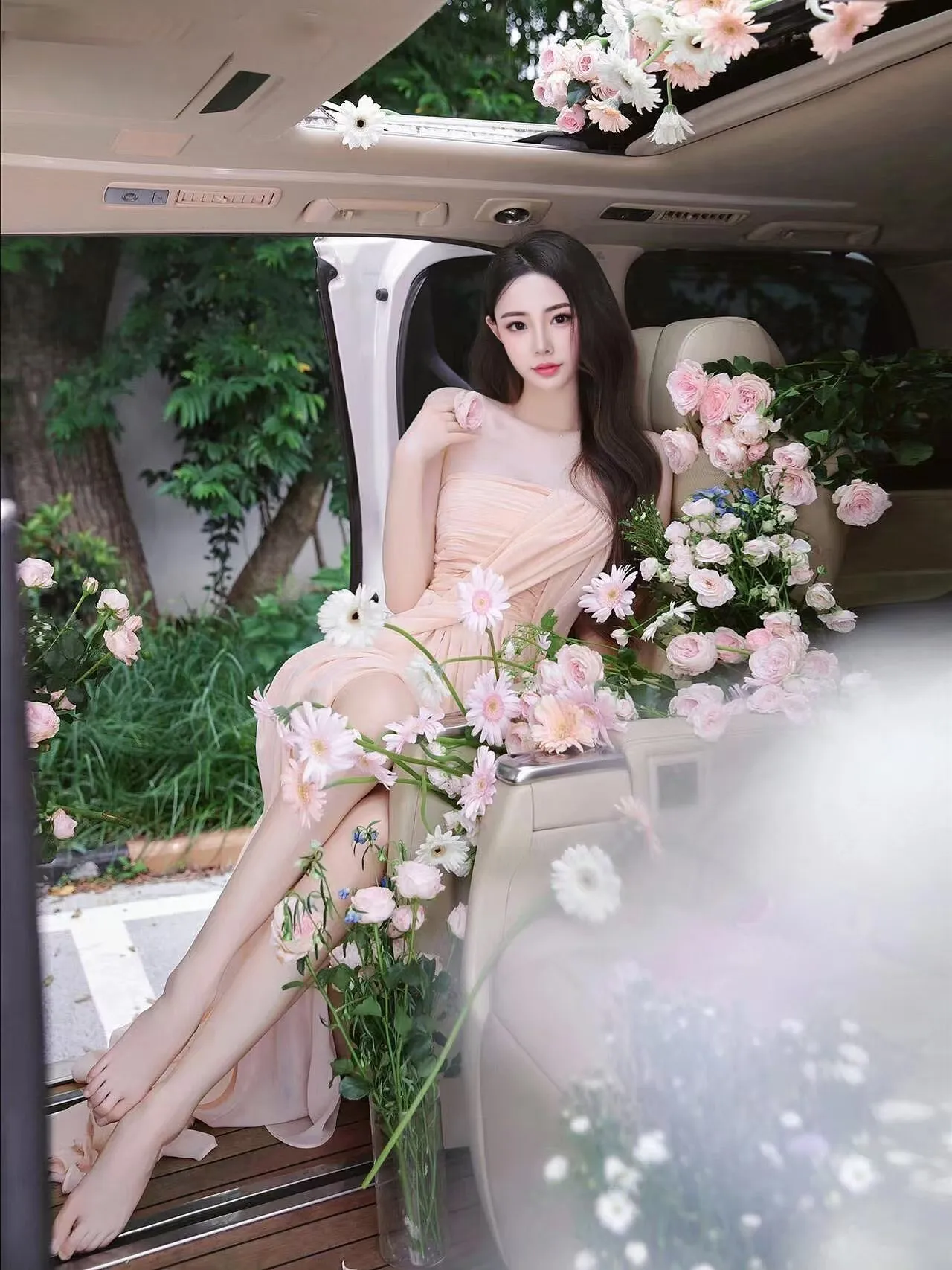 高端御选车模🦋王圣依🦋假期兼职短开 Gallery 1