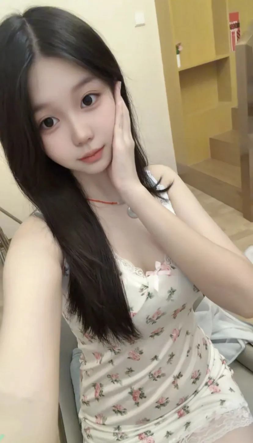 宝山 软软 极品学生妹下海兼职 期待开发 Gallery 4
