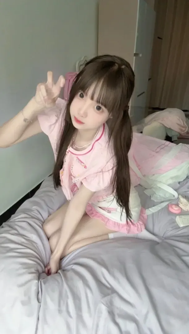 浦东萝莉李雨欣（萝莉白虎在开）