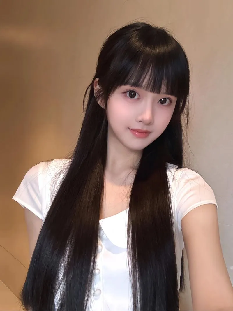 子怡，气质佳刚下海三点粉高情商会聊天