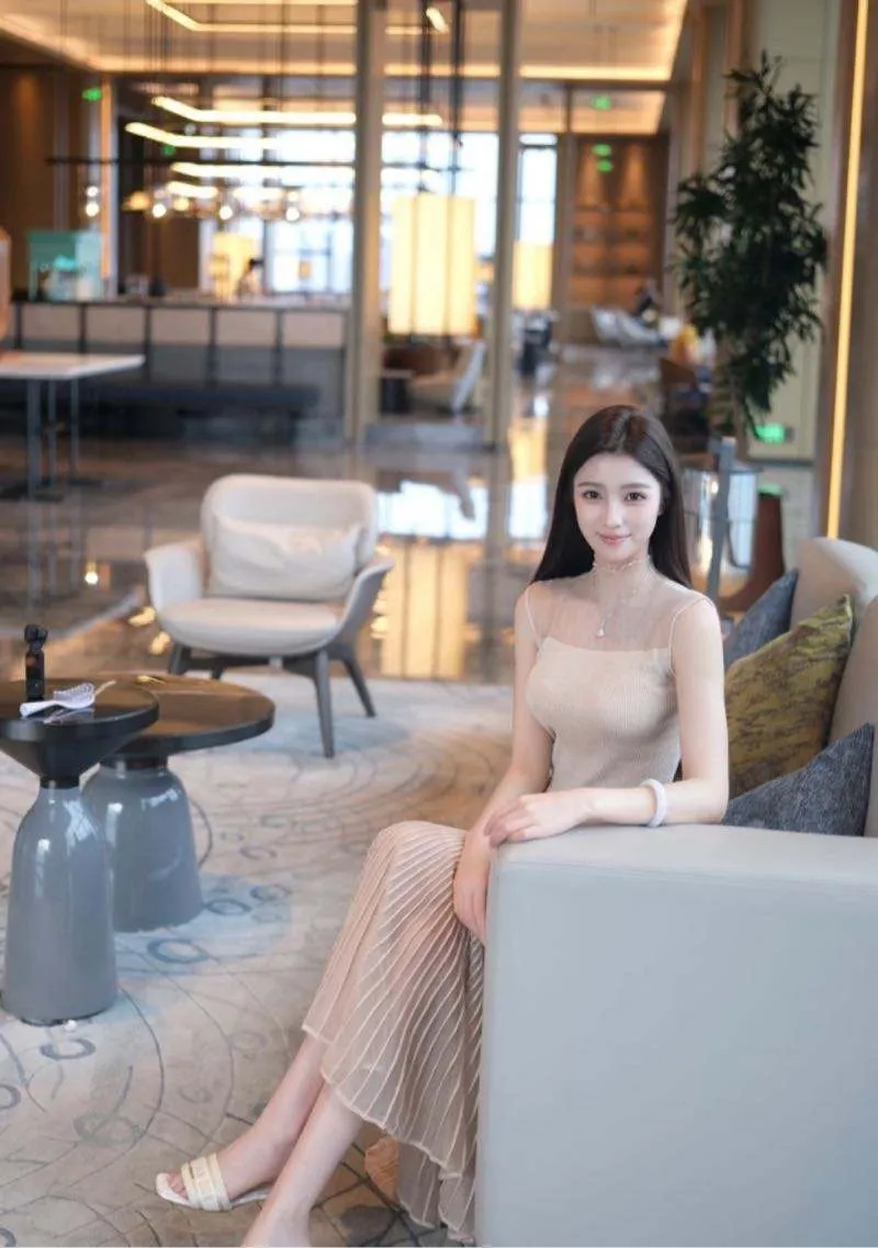 213新人超正高白模特 🏠5外万 Gallery 3