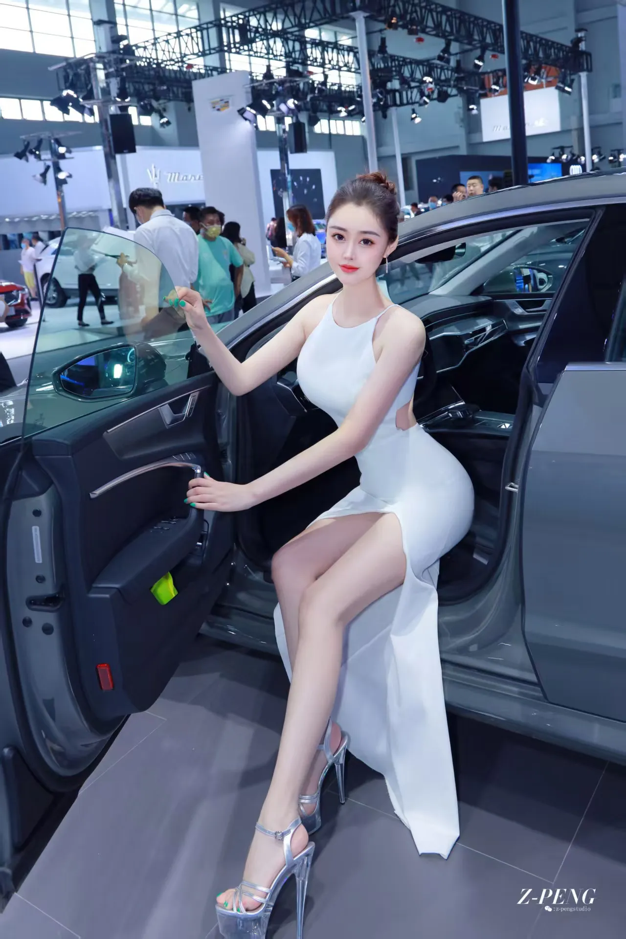 淼淼(空姐车模兼职） Gallery 1