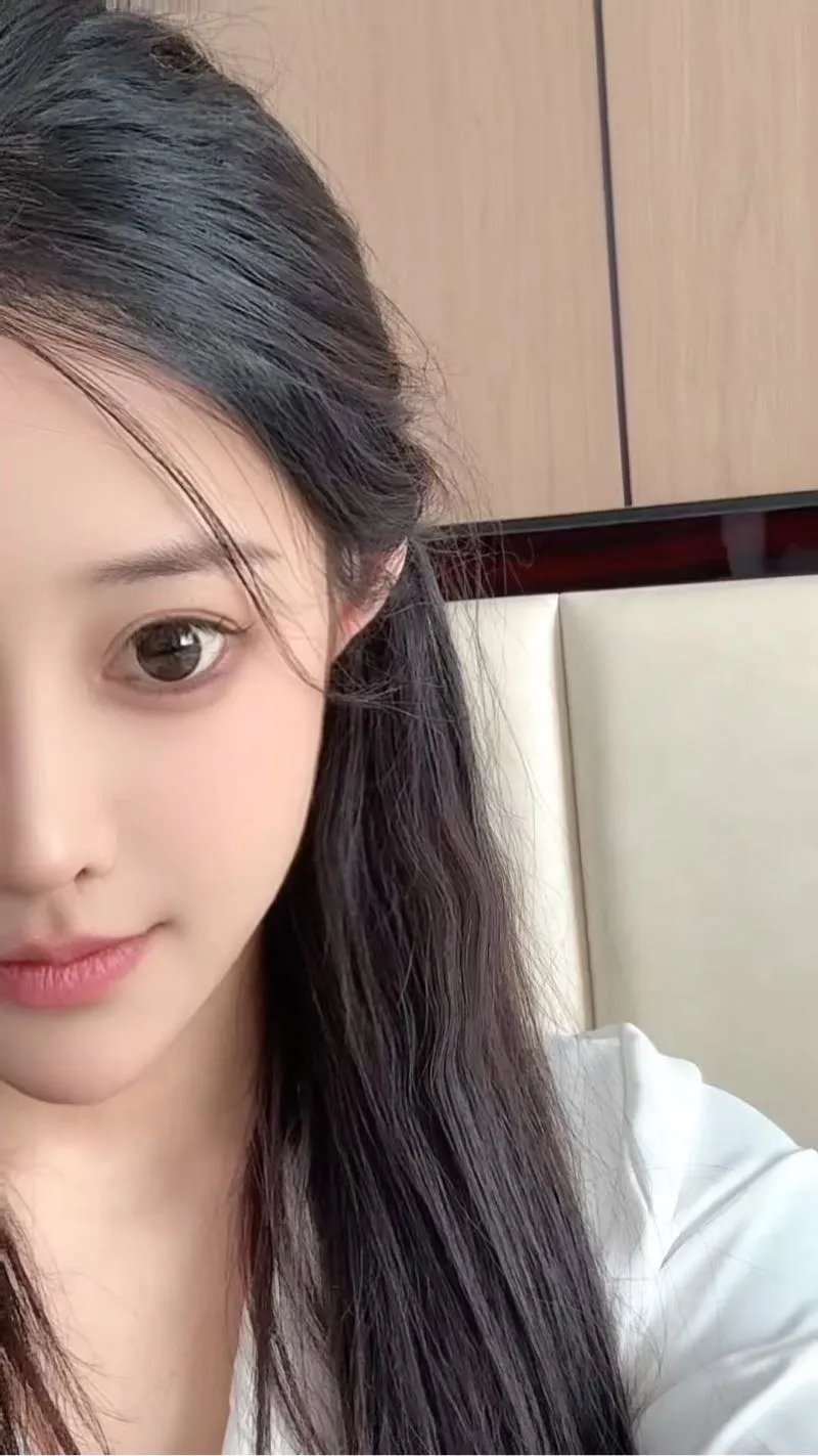 【露露】普拉提瑜伽健身教练 身体巨柔软 Gallery 3