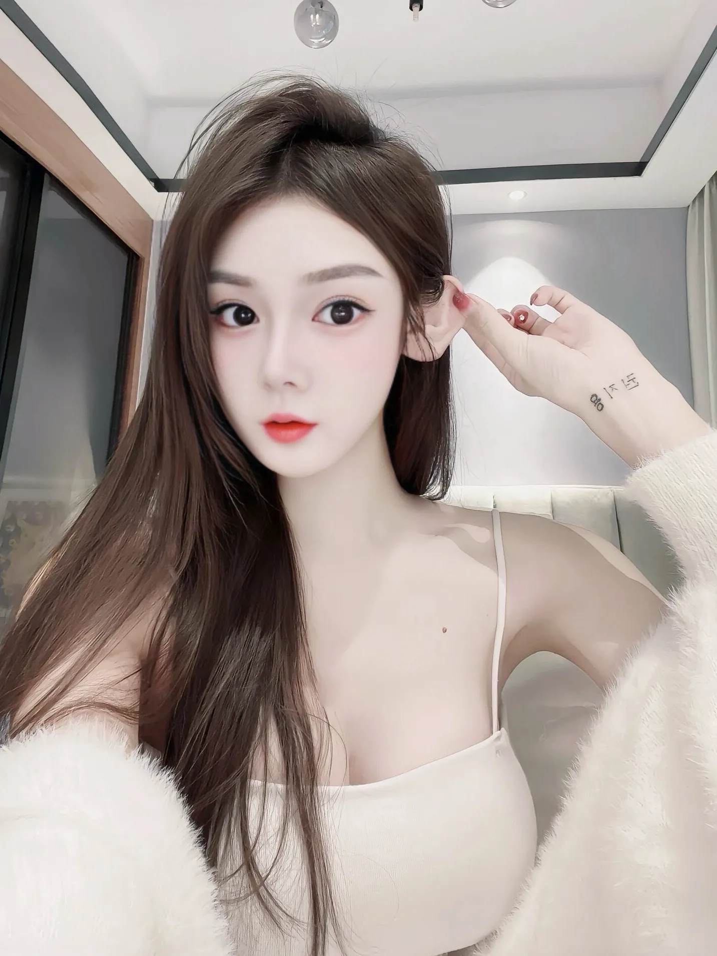 宝山 碧君 气质白小纯 冷白皮 Gallery 3