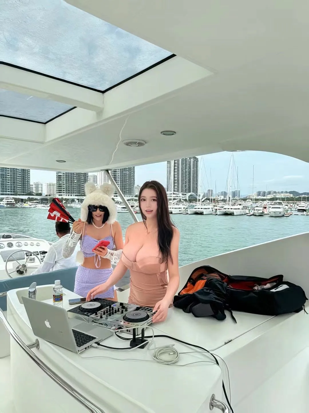 y075硬w抖音网红DJ大蜜坦克 Gallery 5