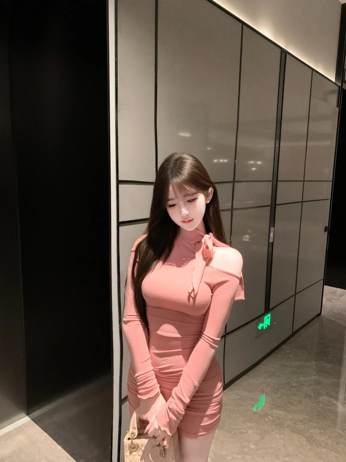 4479-175 普陀硬五白虎留学生冷白皮 Gallery 5