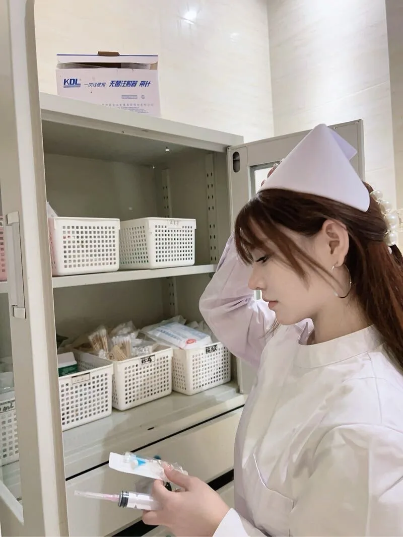 PT4230🦜普陀小护士 Gallery 1