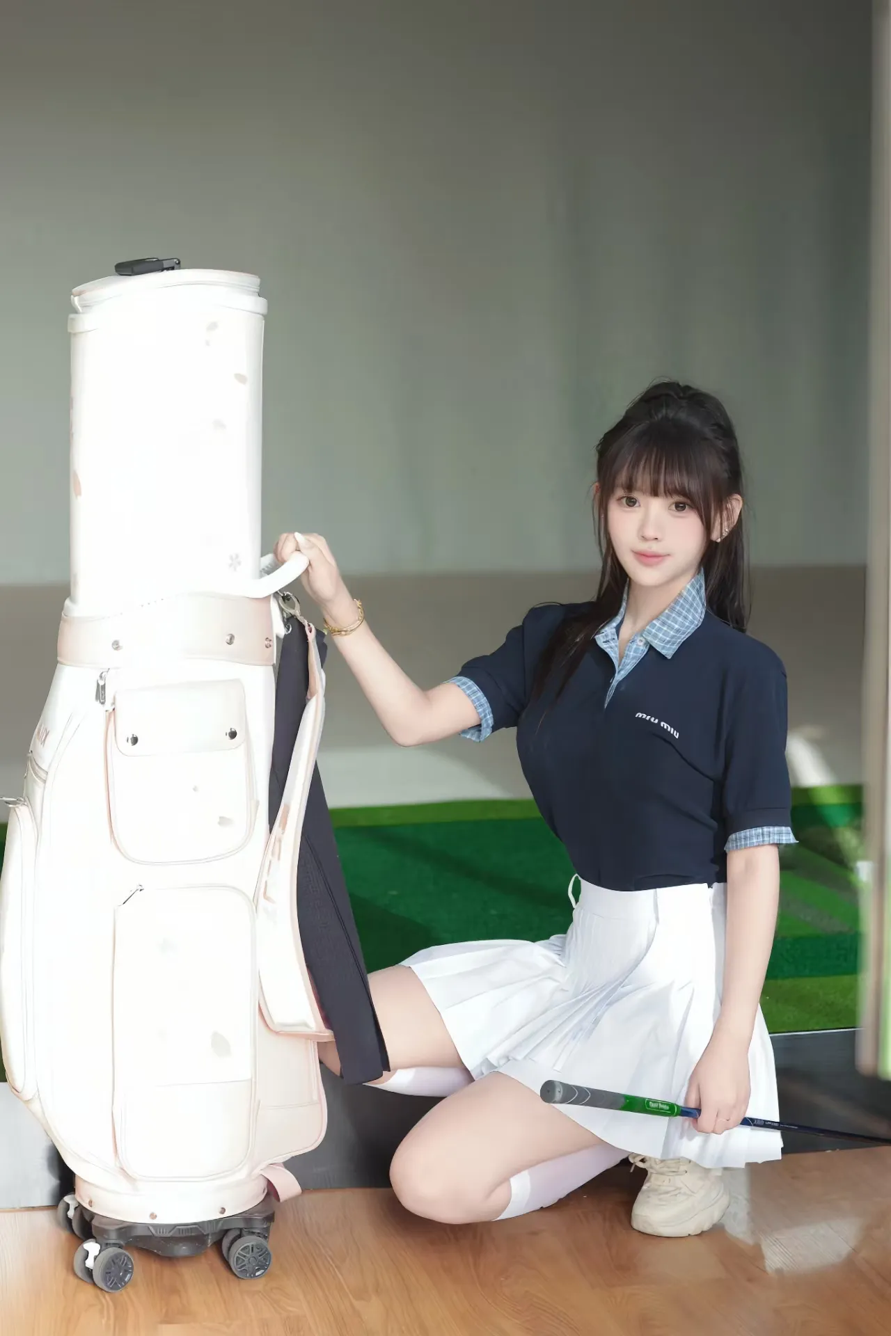 长宁🦜高尔夫九段少女 畫廊 1