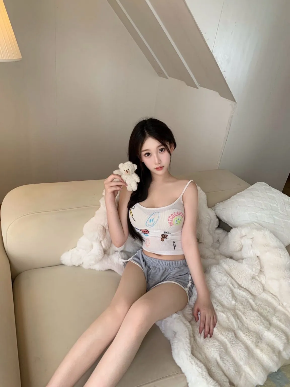 4805-兔兔 闵行清纯童颜巨乳 Gallery 1