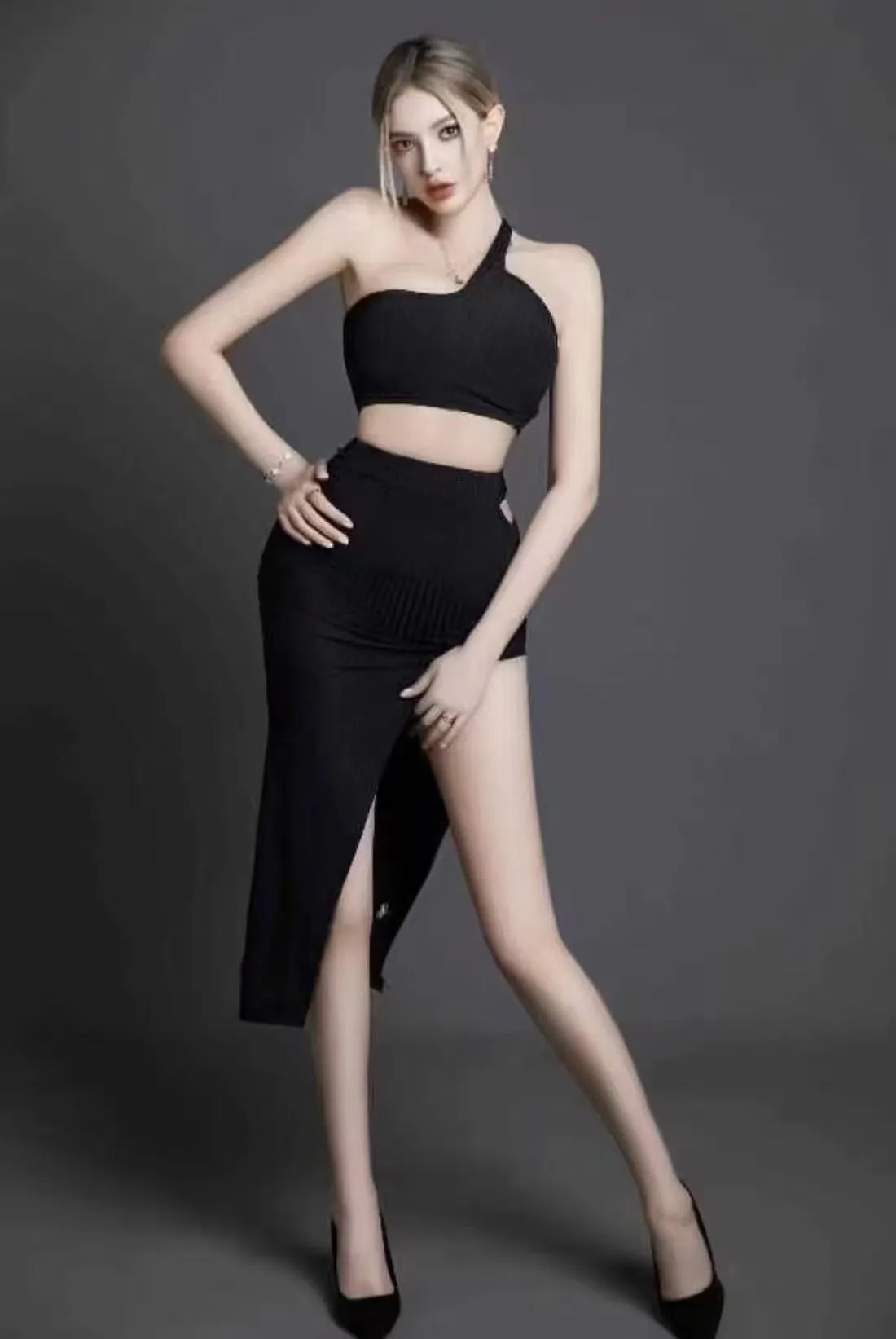 俄罗斯洋酒 电商模特 两次不加米 Gallery 4