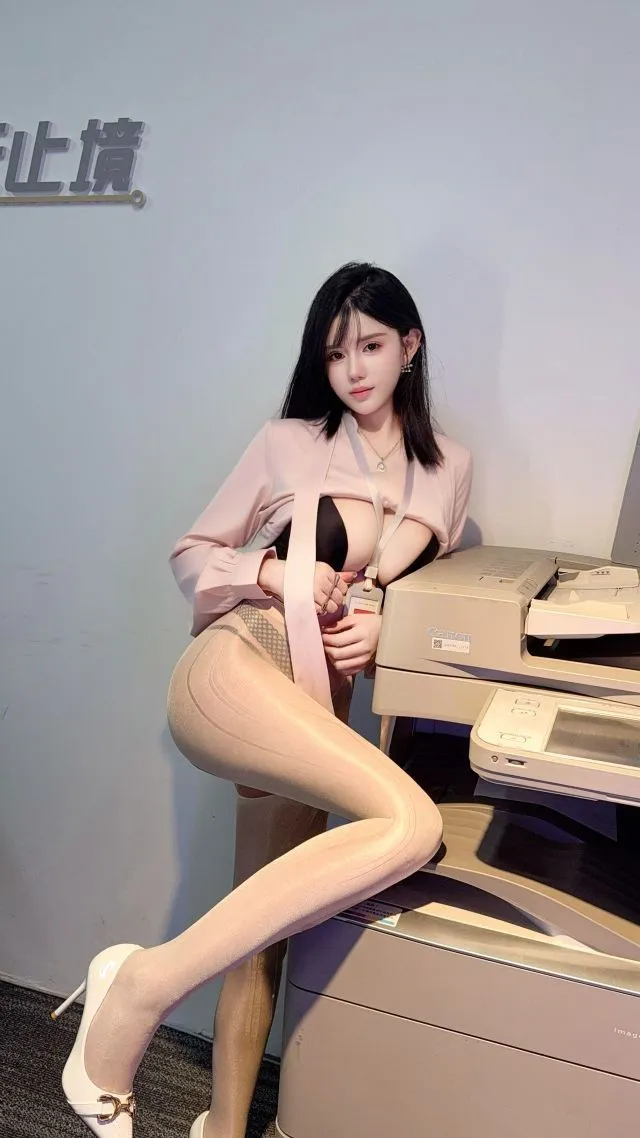 甜心宝贝 喜欢被凌辱的感觉三点粉 Gallery 2