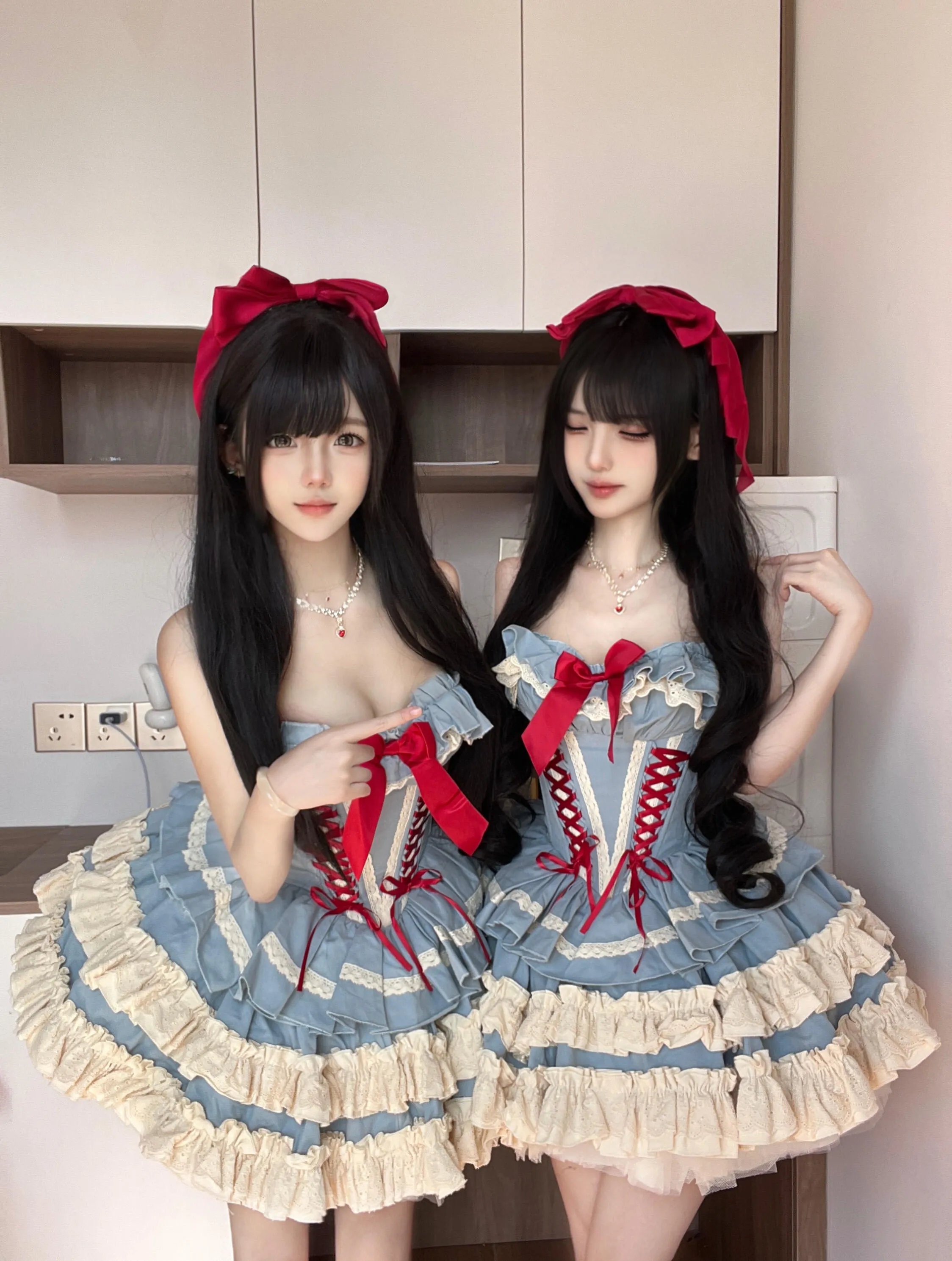 美莹美娜 姐妹花等哥哥来采摘