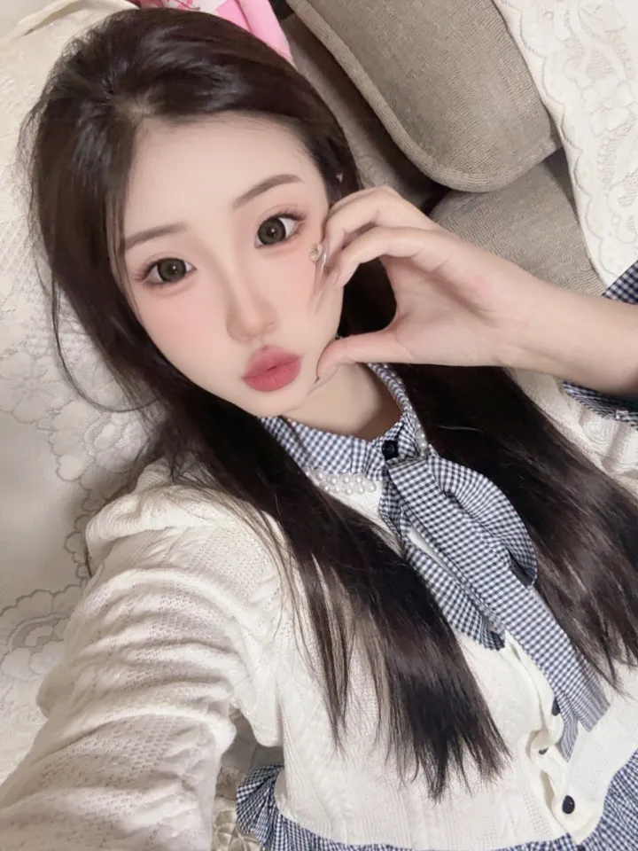 18岁刚破处白纯学生妹：小童 Gallery 1