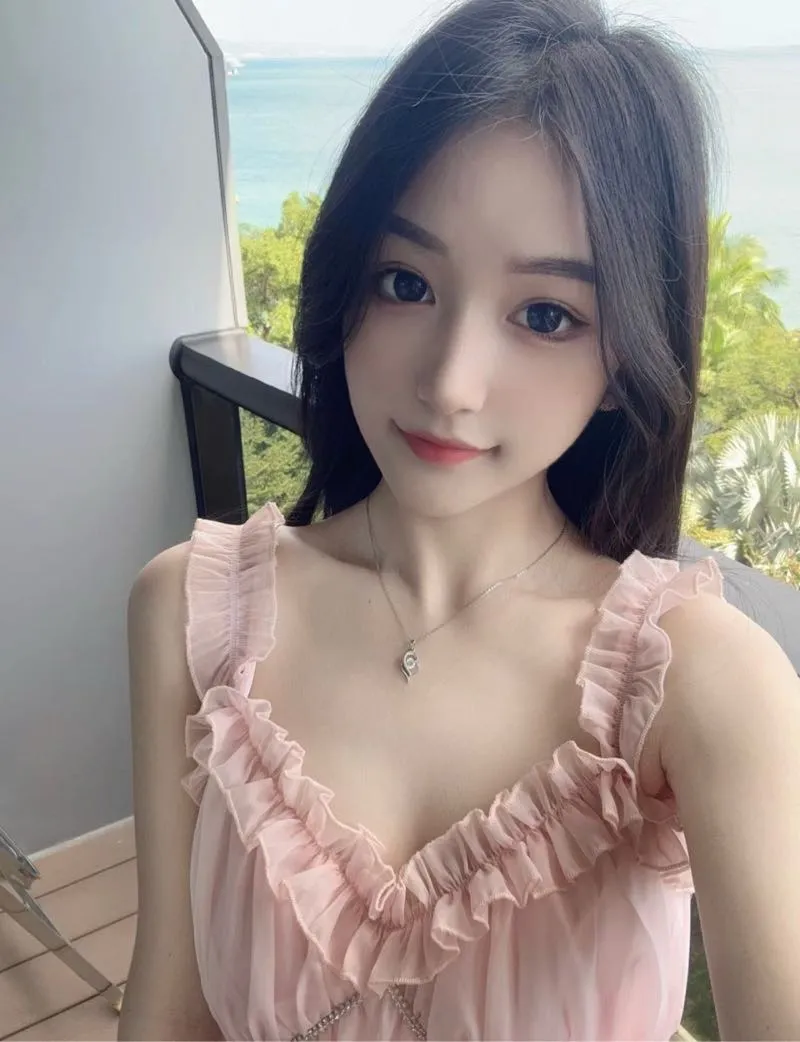 coco妹妹 水滴胸型 蜜桃臀 Gallery 2