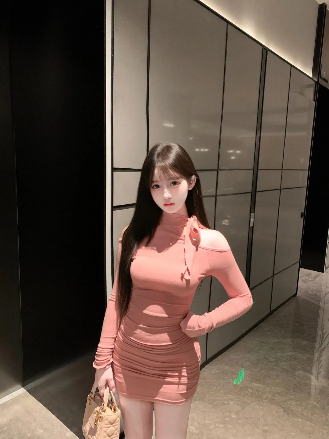 Y4479-175 普陀硬五白虎留学生冷白皮 Gallery 4