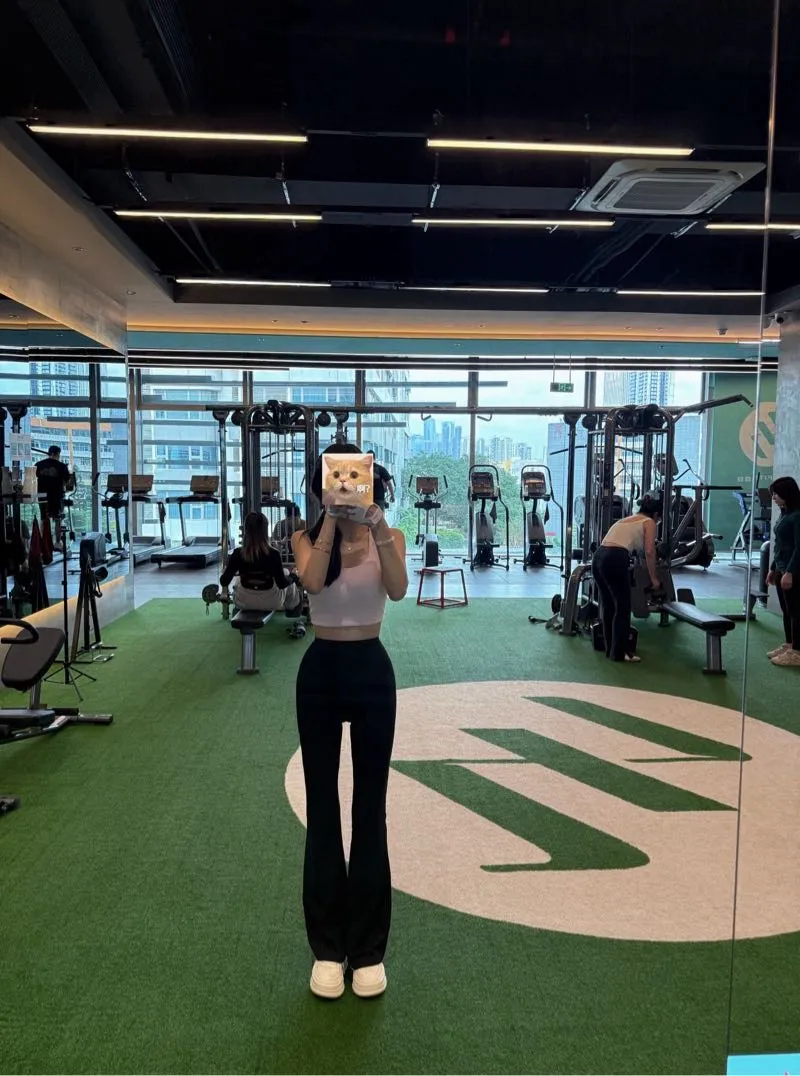 浦东洛洛 温柔知性风 健身小博主 Gallery 5