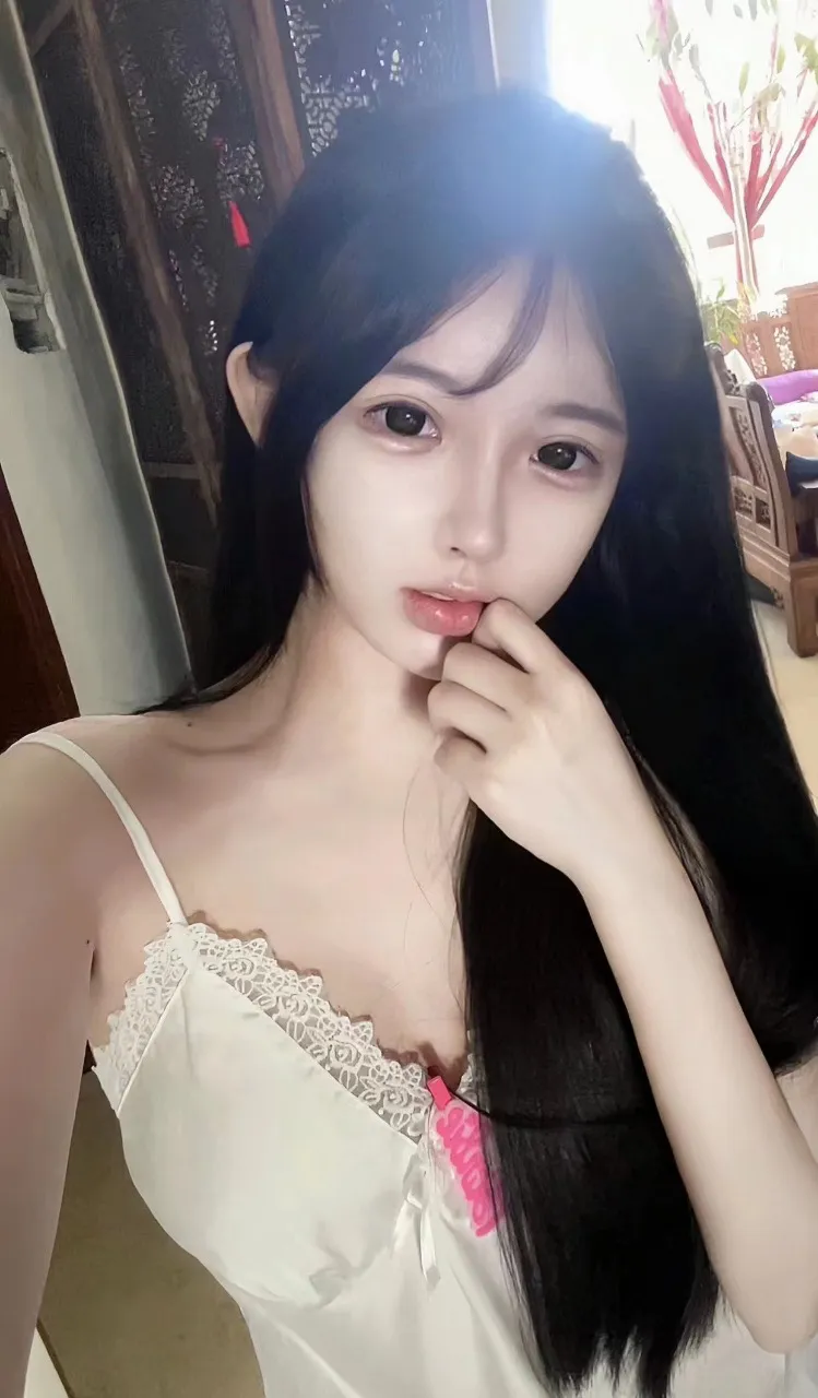 闵行楚幼 极品小萝莉 甜美可爱白小纯 馒头逼超紧 Gallery 4