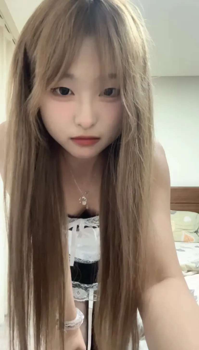 松江 开心 真实19嫩妹 真人真照 Gallery 1