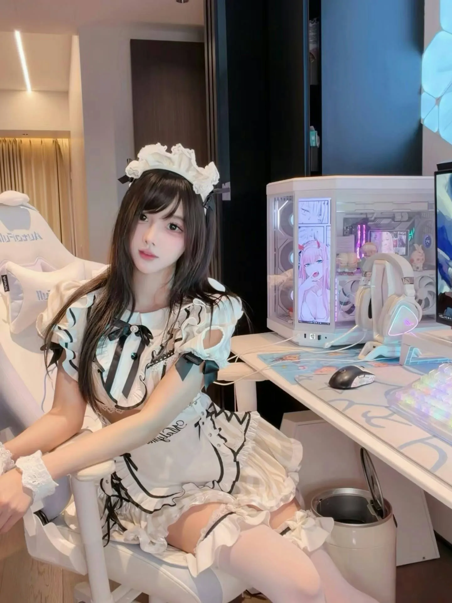 普陀 美娇 丝滑白嫩双峰 超前发育 Gallery 6