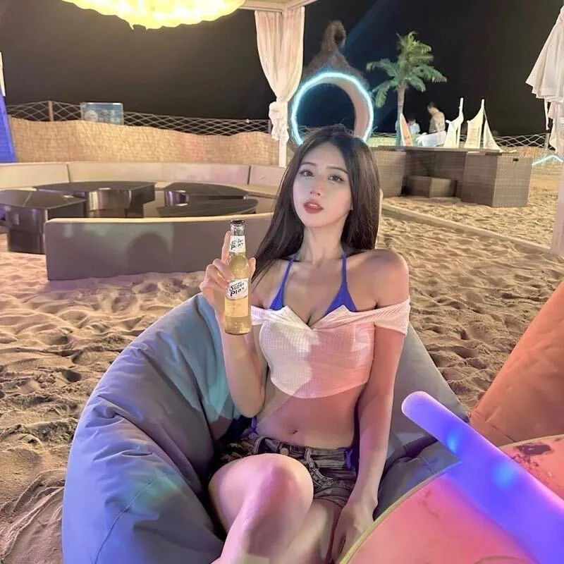 职业街拍模特🌹 短暂停留旅游 诺澜 🌸 Gallery 4