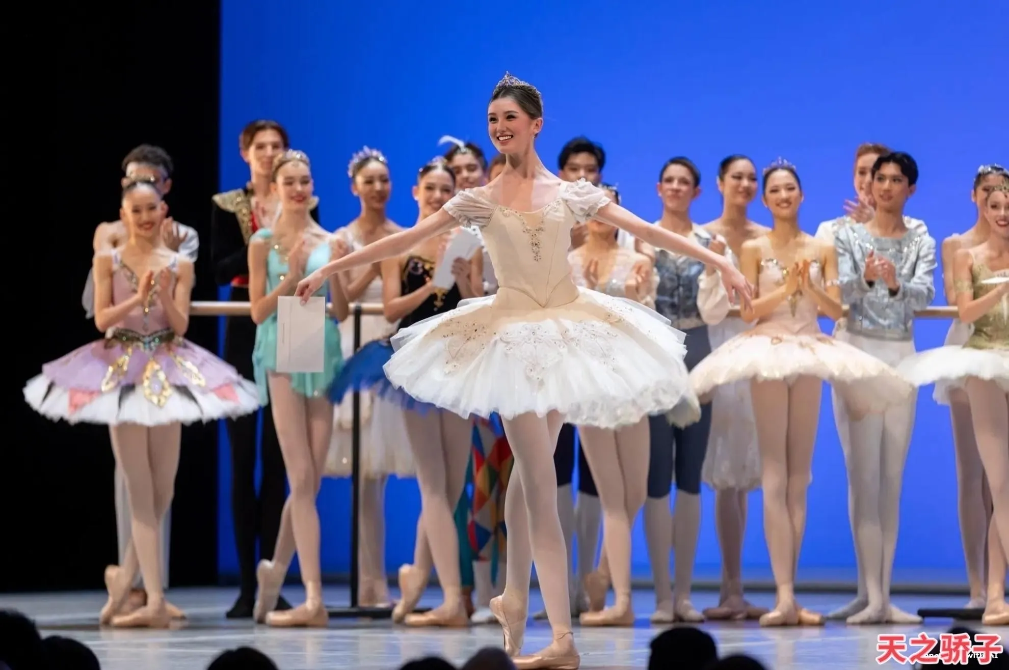 y456🦜国际芭蕾舞一字马