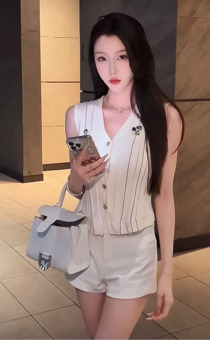 上海🌟173 清纯老师 Gallery 1