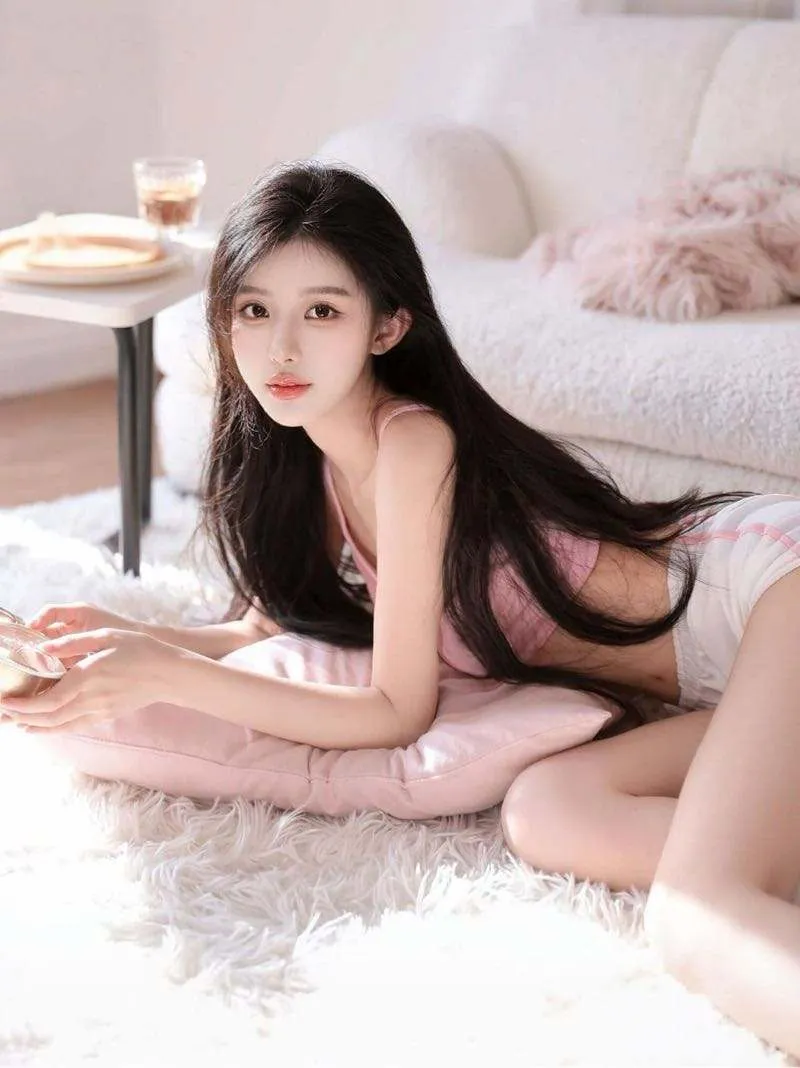 213新人极品网红台湾妹首开 硬万 Gallery 1