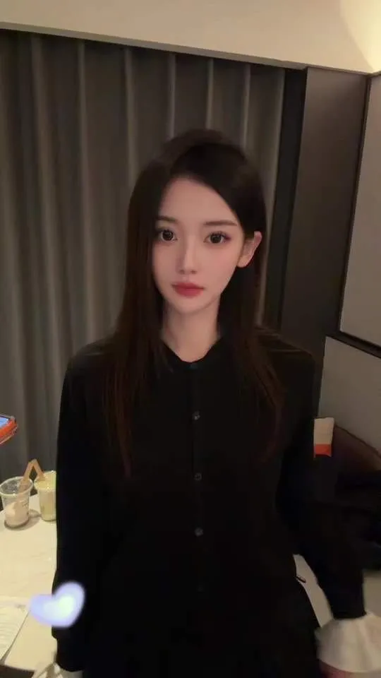 小女友爽爽 新人首开 Gallery 5