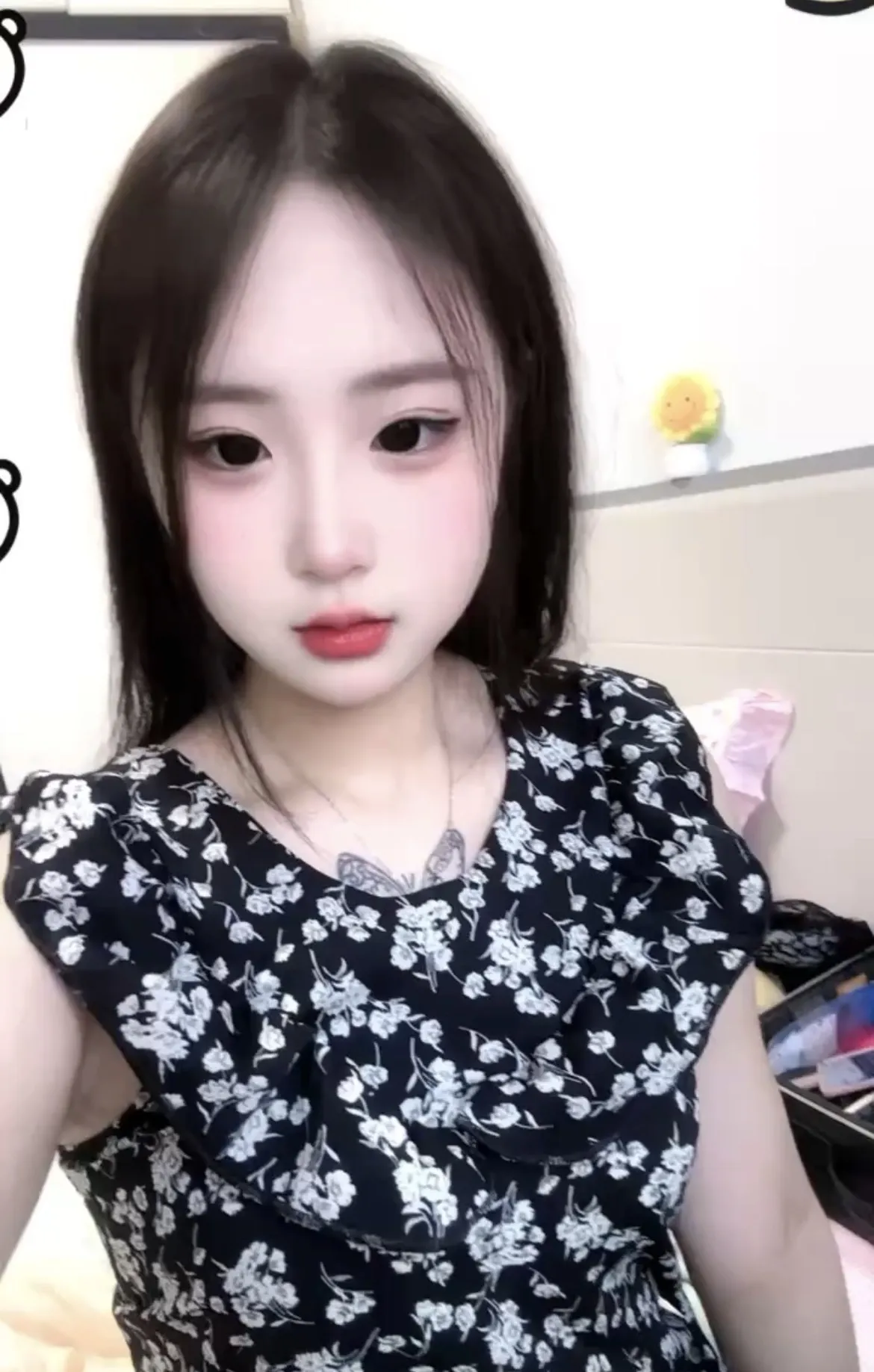 普陀 肉肉 圆脸小萝莉 三点粉嫩 Gallery 5