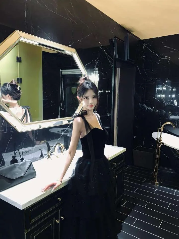 白虎 顶级名穴 一线天 三点粉 Gallery 6