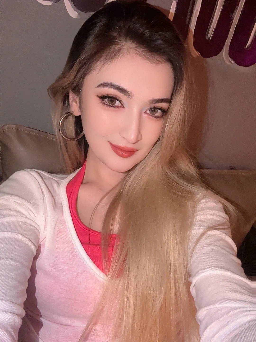 新疆妹子 艾米 刚下海 可指定（可双飞有闺蜜） Gallery 1