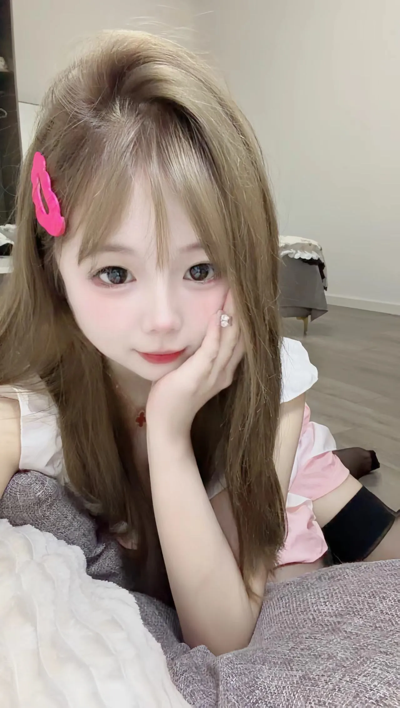 童颜巨乳萝莉妞妞 Gallery 5