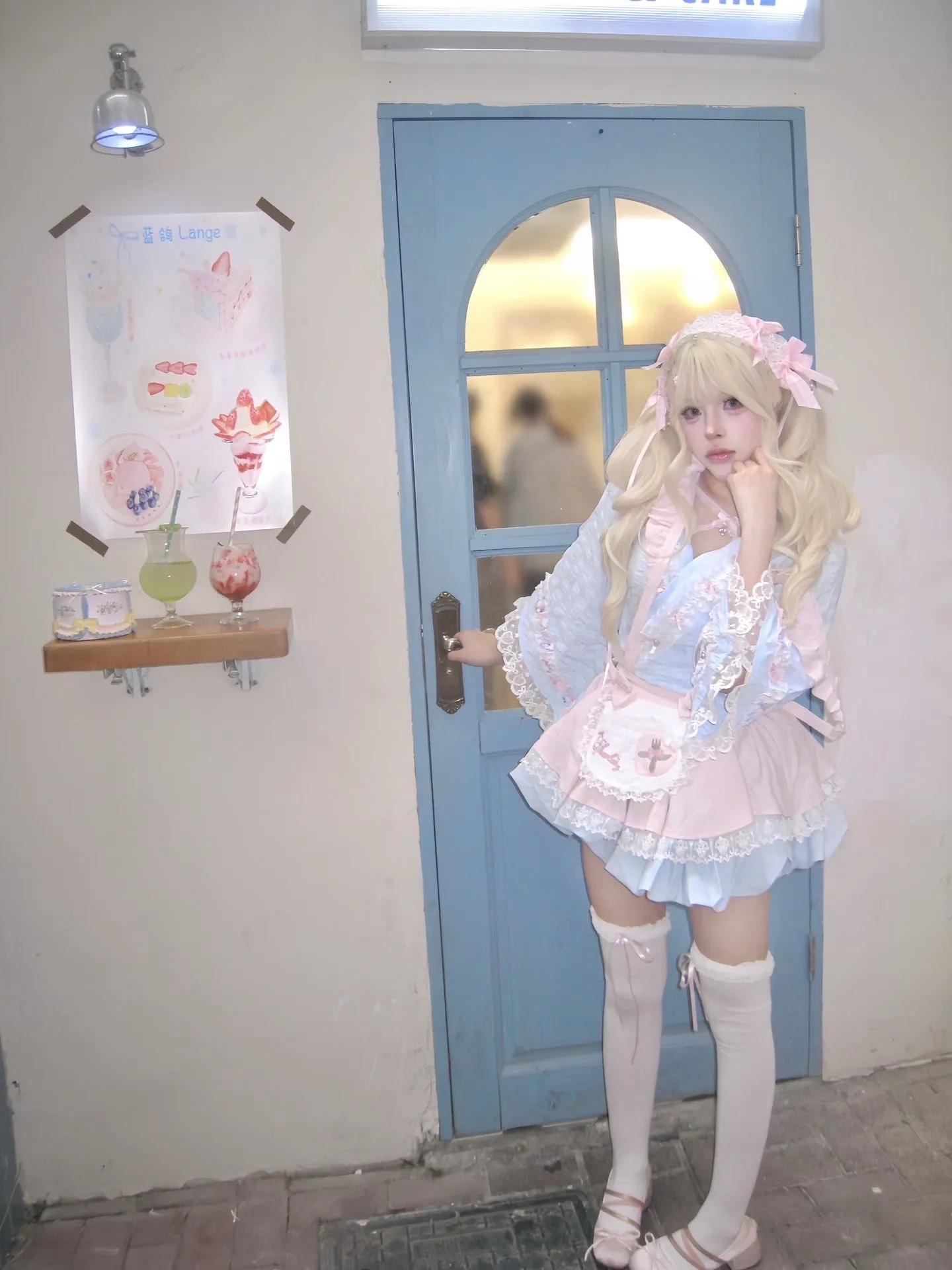 白洁 粉嫩大学生等哥哥来宠爱 Gallery 6
