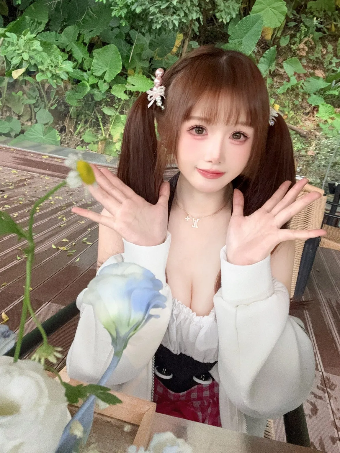 Y1998E-点点浦东白虎极品小🏠三外五 Gallery 3