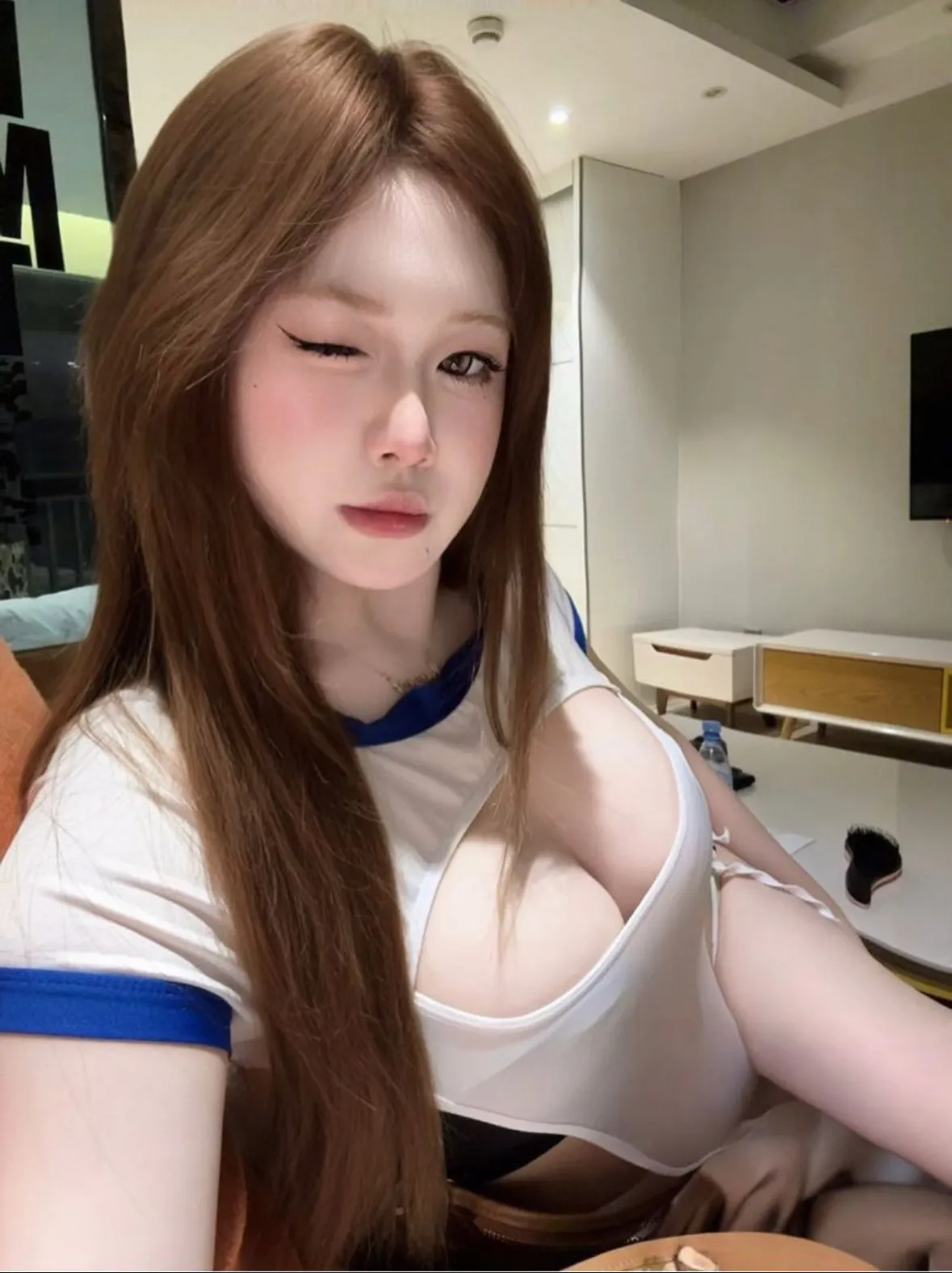 沪上大奶牛 梦娜 乳之大完全握不下 Gallery 5