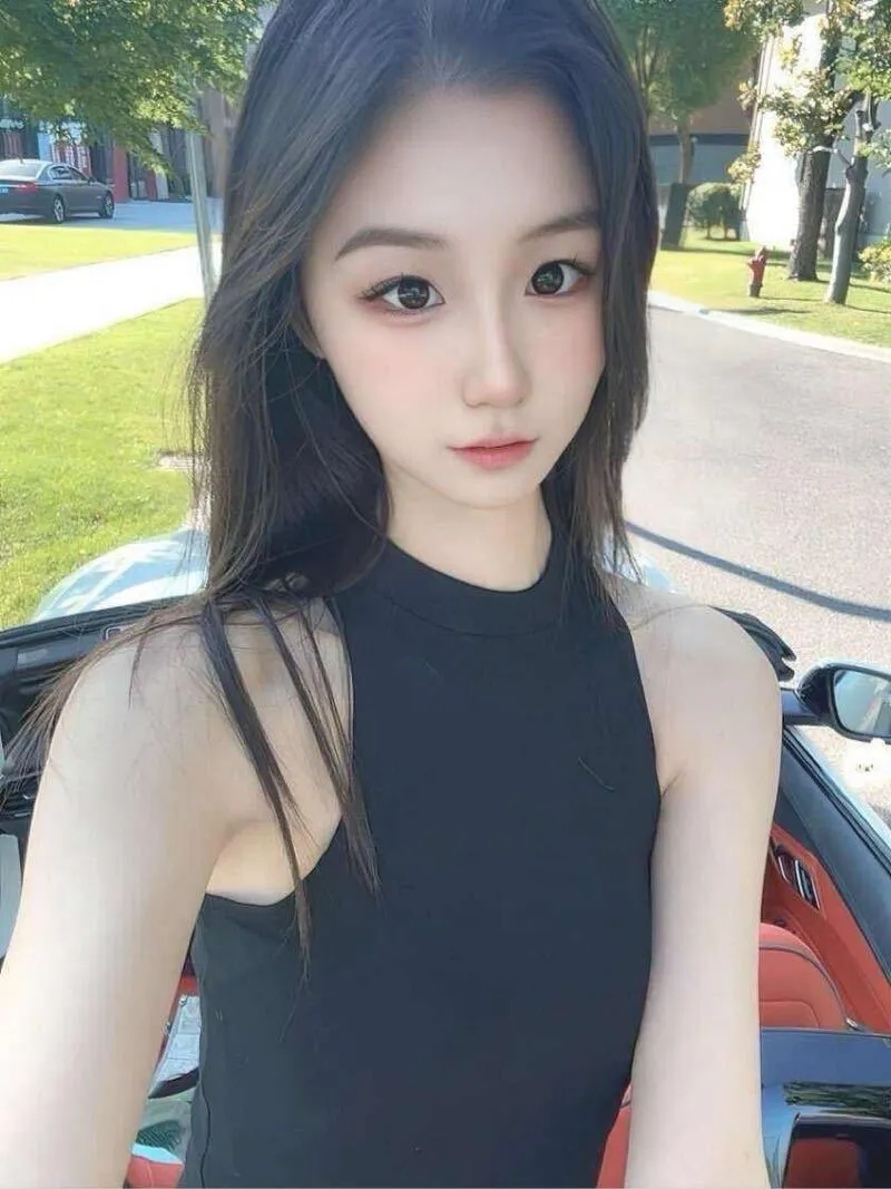 闵行极品车模骨感美少女语语 Gallery 2