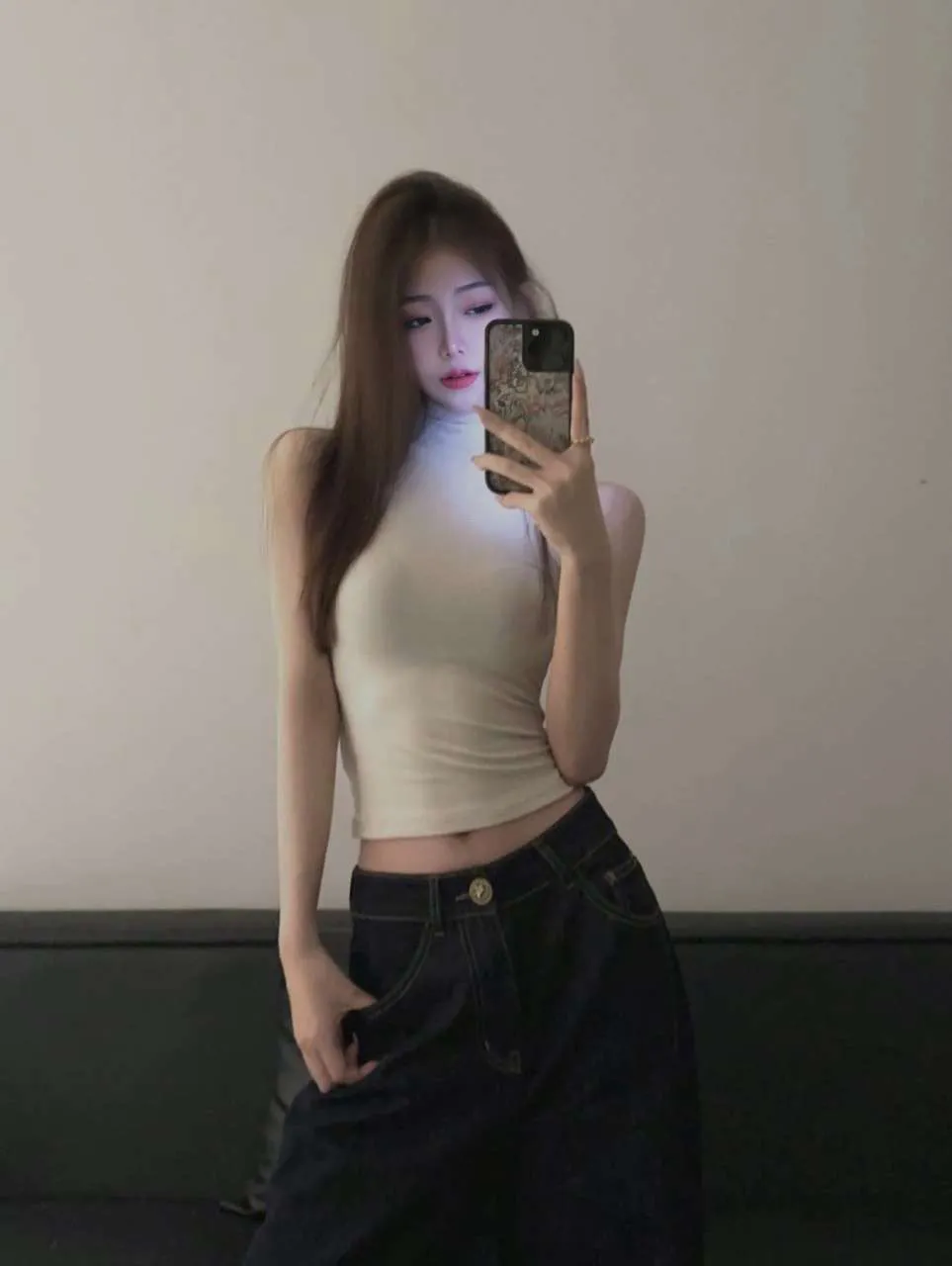 浦东湾湾 雪白肌肤性感撩人 各种姿势任玩 Gallery 1