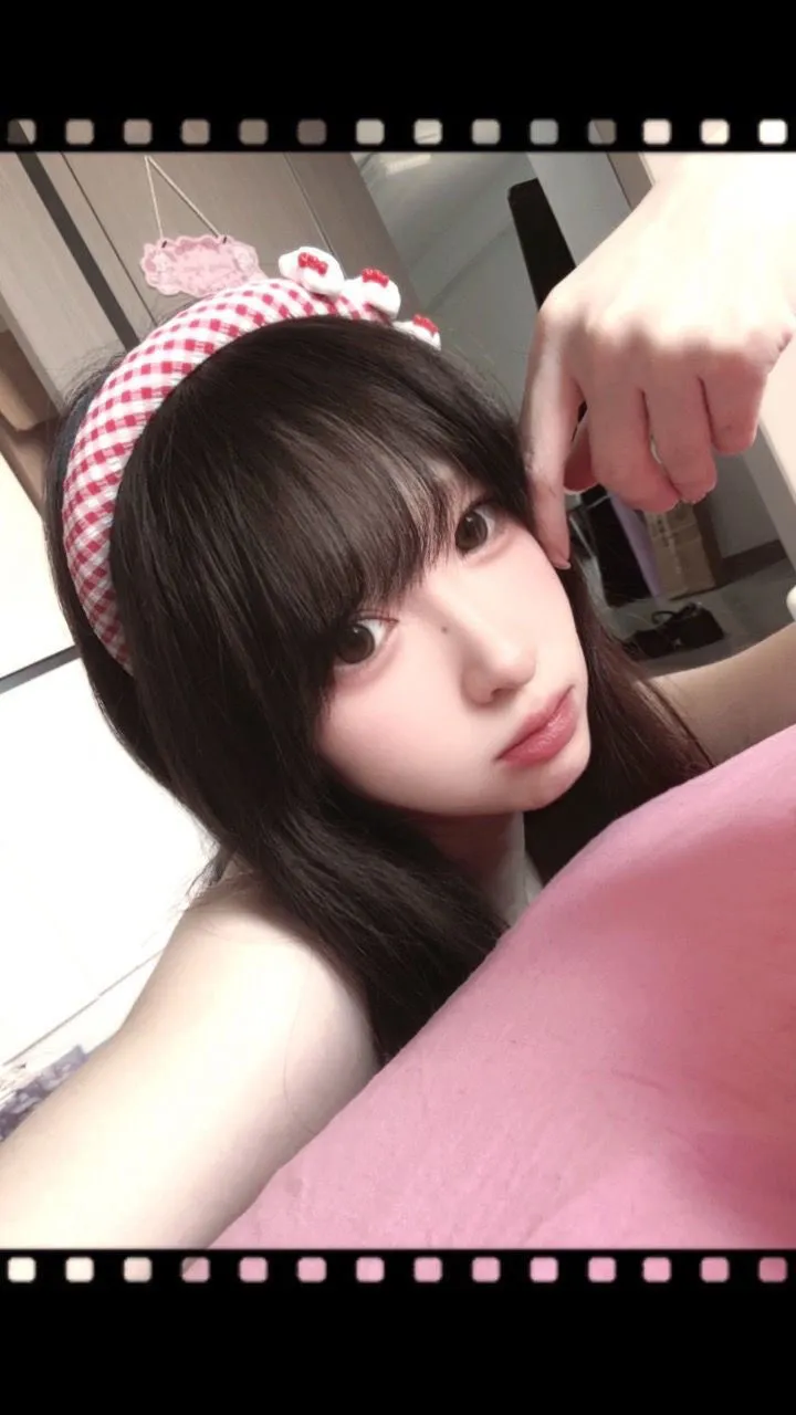 清纯萝莉女大白小纯 洛洛🌟