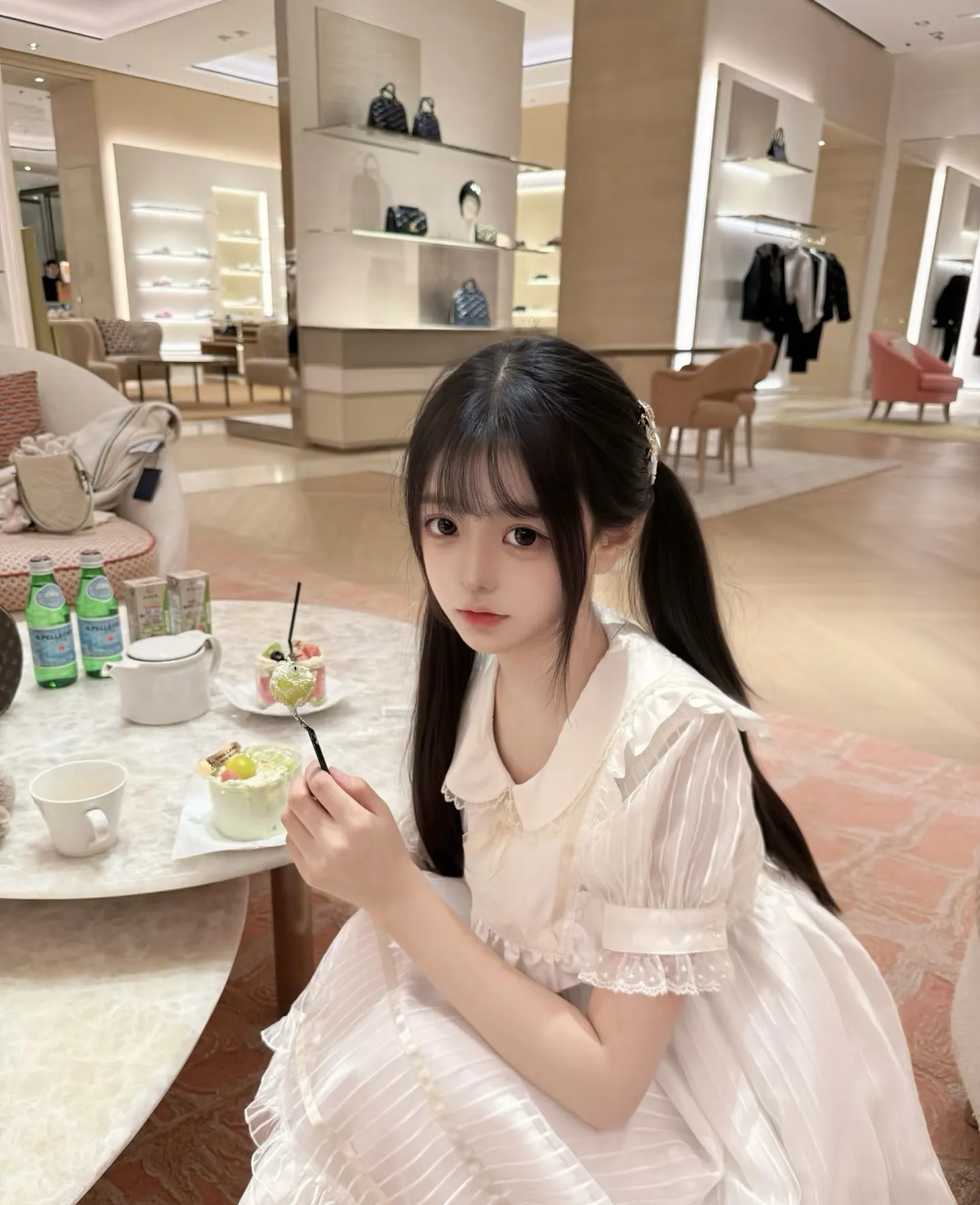 前凸后翘三点粉 郭哈哈