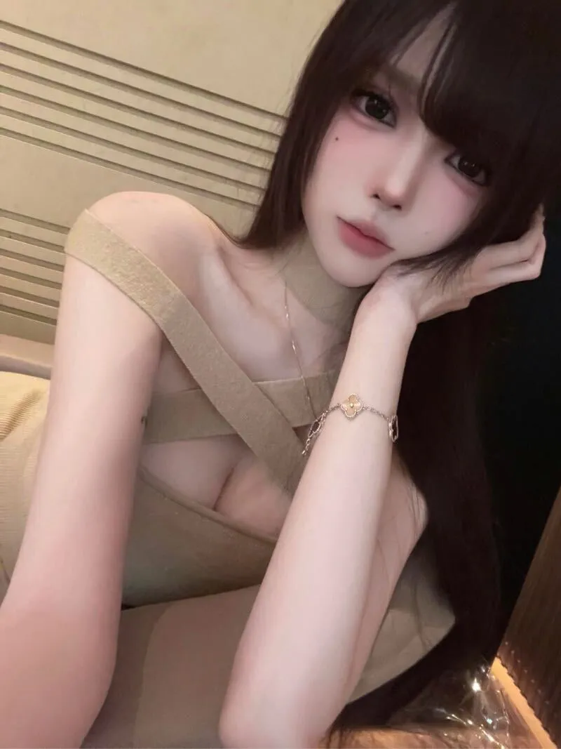 完美身材小穴妹 逼肥💦多 Gallery 3