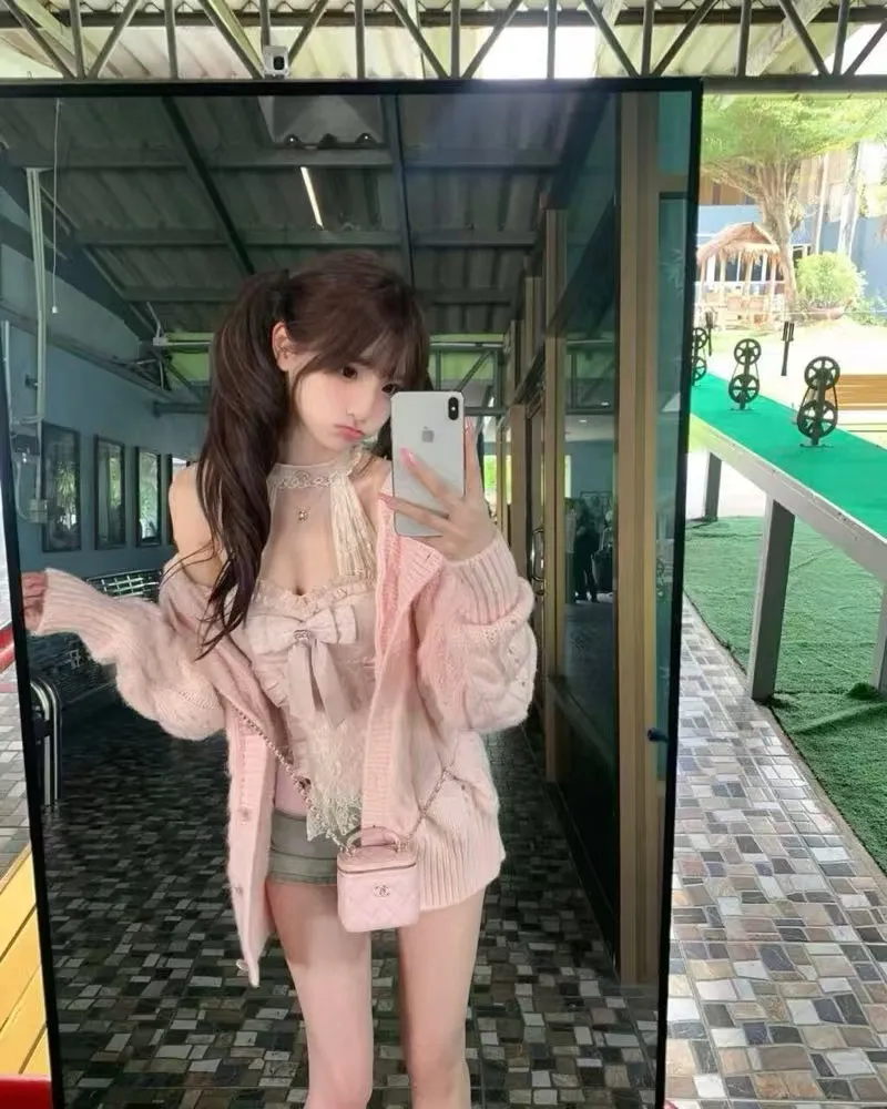 浦东白虎🐯07小萝莉刚破处 Gallery 1