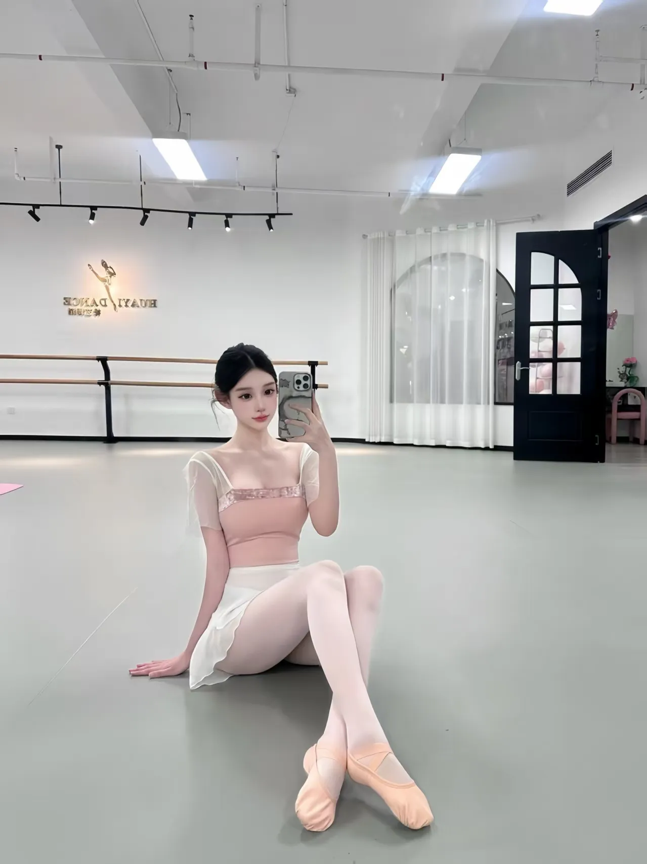 上海白鹿🏠舞蹈生一字马