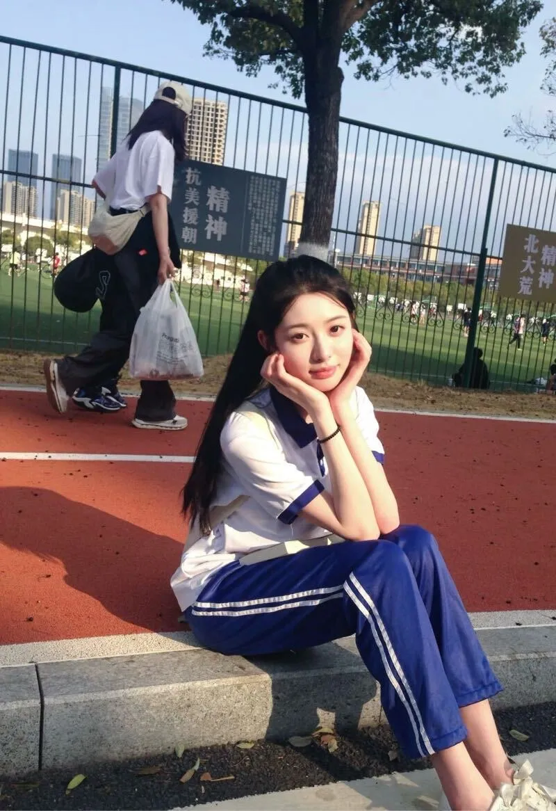 Y3066-06校花 普陀硬五白小纯在校校花 Gallery 1