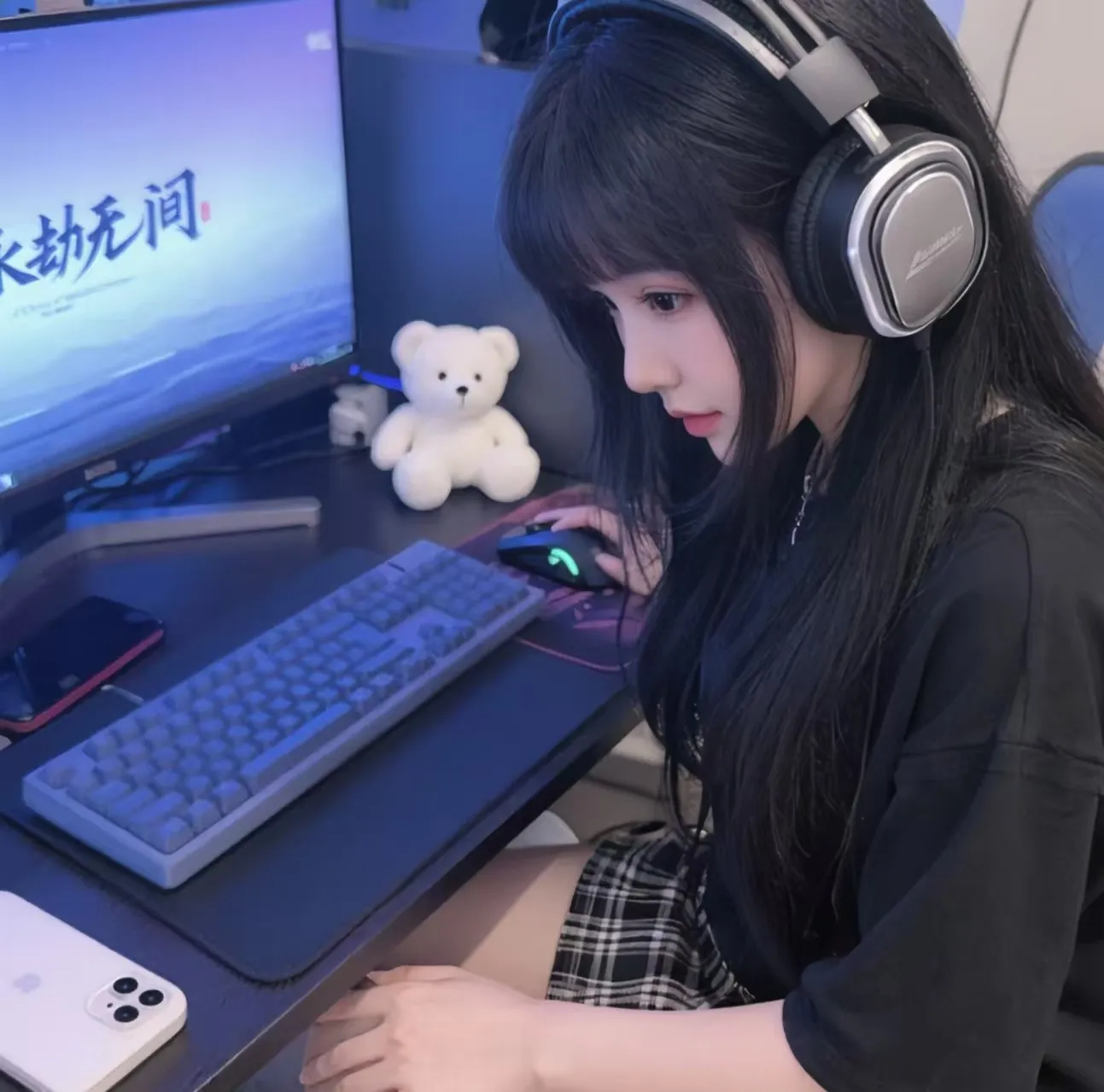 早早05 三点粉嫩 白虎 馒头一线天 Gallery 4