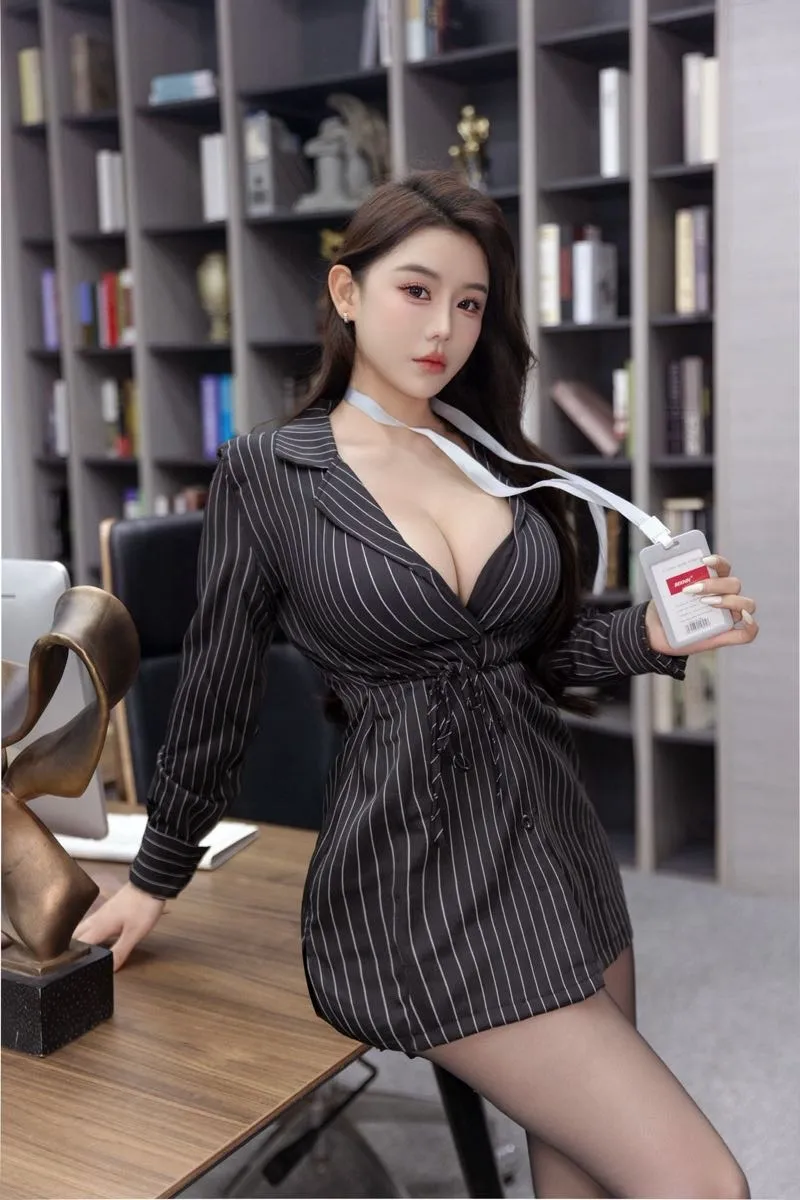 徐汇 小玉 乳此之大单手捂不住 Gallery 4